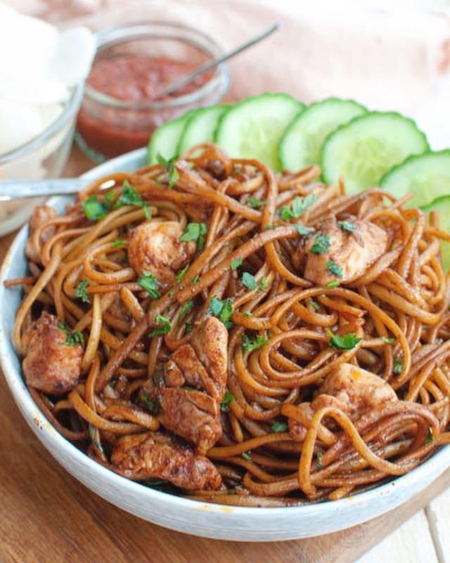 Bami surinamais